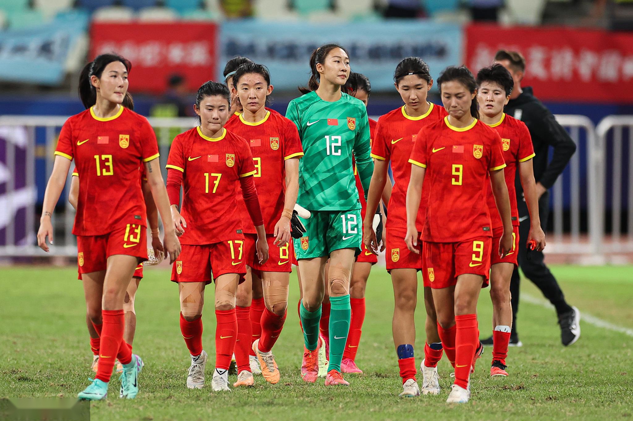 关于体育竞技场上，中国女足显英姿的信息